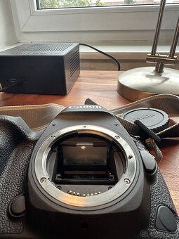 Tělo Canon EOS 5D Mark IV černé, TOP stav - bez závěrky 3000 - 7