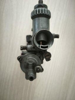 Jawa 90 - rozeta, karburátor a znak na nádrž - 7