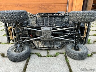 Axial SCX10 III Jeep 1:10 4WD v tuningu - 7