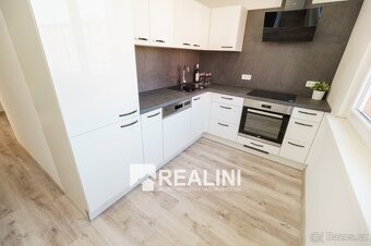 Nadstandartní byt 2+1 s lodžií po kompletní rekonstrukci - 7