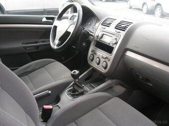 VOLKSWAGEN GOLF 1.9 TDi,77KW,ABS,ESP,AUTOMATICKÁ KLIMATIZACE - 7