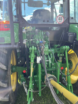 Traktor John Deere 5090 M - 7