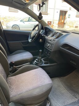 Ford Fiesta 1.3i 51 kW 2007 - 7