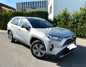 Toyota RAV4 2.0 4x4, ČR 2020, zánovní naj. jen 30 000km - 7