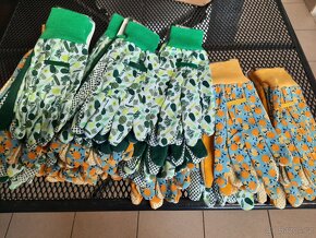 Kolíčky na prádlo 3 sady 64 ks 120 kč,ploché štětce různé - 7
