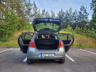 Toyota Yaris 1.0 VVT-i, 2009, 122tkm, 2. majitel, STK 5/2027 - 7