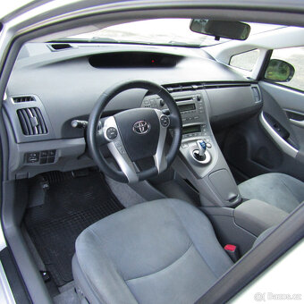 Toyota Prius 1,8i 73kw HYBRID, PLNÝ SERVIS TOYOTA, 121tkm - 7