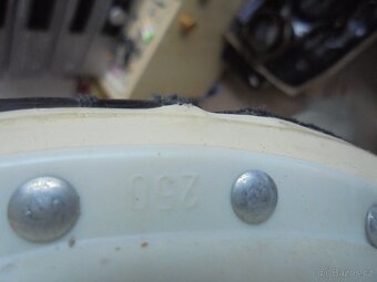 hokejové brusle BAUER vel. 38 - 7