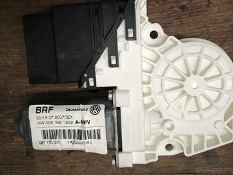 Motorek stahovačky VW Touran - 7