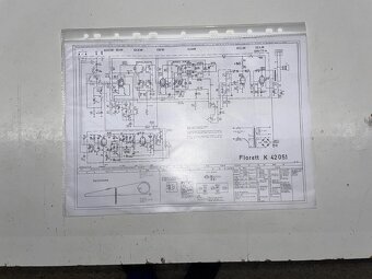 Elektronkové rádio Loewe - 7