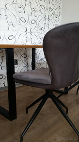 Dřevěný jídelni stůl 4 otáčecí  židle barva šedá - 7