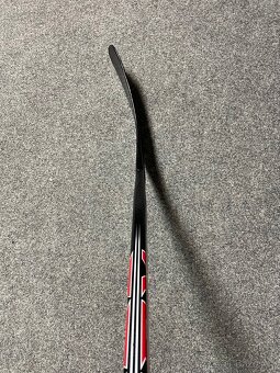 Nová juniorská hokejka CCM ULTIMATE - 7
