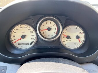 TOYOTA RAV 4 - 7