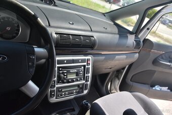 Prodám Ford Galaxy Ghia 1.9 TDi 85kW - 7