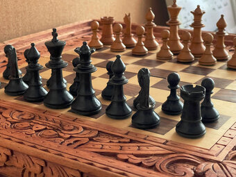 Šachovnice + dřevené šachy - 7