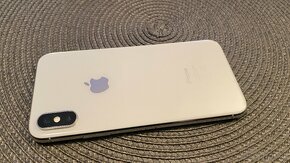 Apple iPhone XS 64GB, příslušenství, 3400Kč - 7