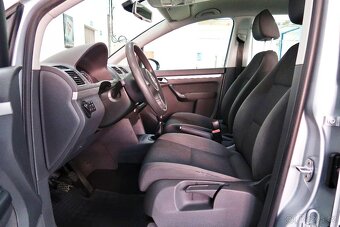 VW Touran 1.6 TDI KLIMA, SERVISKA, 2.MAJ.,TAŽNÉ, ZÁRUKA - 7