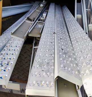 TRILUX LED světlo 53W 4000K – grow / dílna / sklad - 7