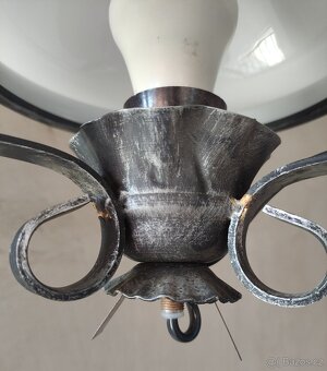 Kovový lustr. - 7