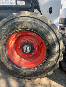 Bobcat S76 – TOP stav, 260 mth, lžíce + paletizační vidle - 7