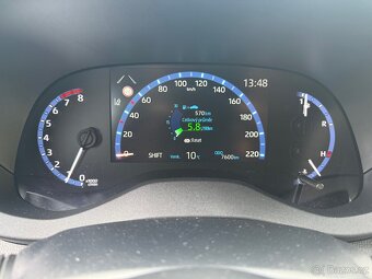 Toyota Yaris Cross 1.5 manuál - 7