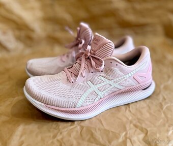 ASICS GlideRide Komfortní běžecké boty Unisex 43,5 - 7