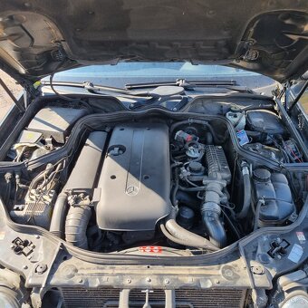 Mercedes-Benz E270 - 7