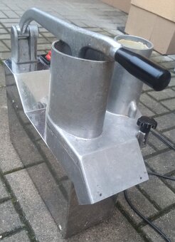 Krouhač, plátkovač zeleniny a sýrů - 7