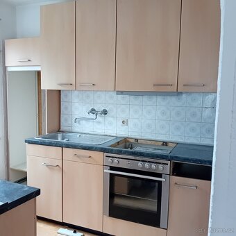 Kuchyňská linka se spotřebiči - 7