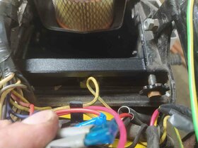 ČZ 125/488 (175/487) - přepážka baterka zadní blatník - 7