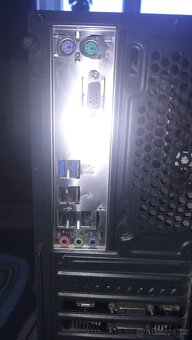 Stolní počítač asus - 7