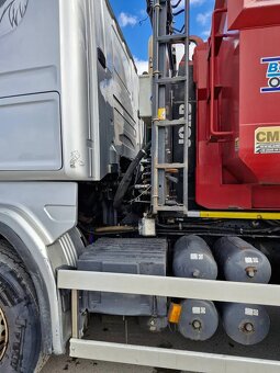 Scania R730 V8 8x4 nosič kontejneru - 7