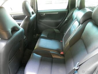Volvo V70 2.4D5 Automat, Polokůže, Xenon - 7