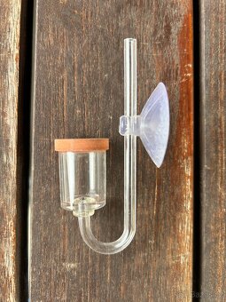 Lily pipes, drop checkery, skimmer Eheim, Co2 difuzér. - 7