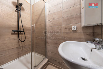 Prodej bytu 2+1, 73 m², Praha, ul. Karlínské náměstí - 7