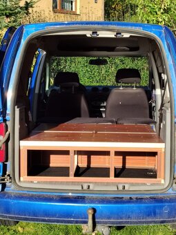 Vestavba VW Caddy Maxi - 7