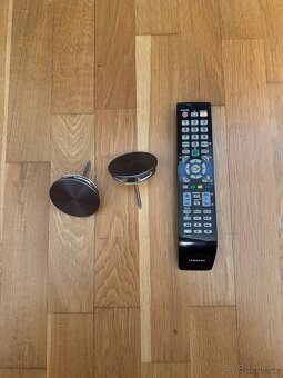 TV Samsung model (UE55b7000WW) bez podstavce , pouze na zeď - 7
