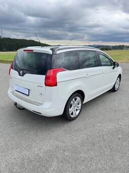 Peugeot 5008 – 7 míst k sezení – 2.0 HDi 110 kW - 7