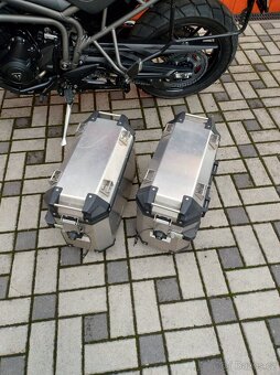 Triumph Tiger 800 XR - 7