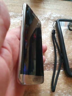 Samsung Galaxy S7 EDGE s nabiječkou a dat.káblem - 7