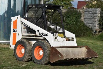 Bobcat 743 SMYKOVÝ NAKLADAČ - 7