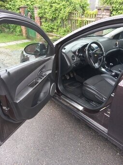 Chevrolet Cruze SW Combi 2.0 tdi 120kW rv 2012 - 7