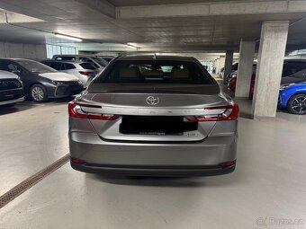 Toyota Camry Hybrid 2025 - 7