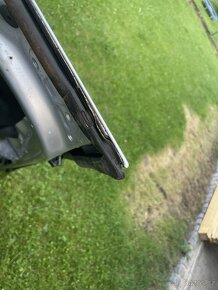 PRAVÉ posuvné DVEŘE na VW T5 T6 s ventilačními mřížkamy - 7