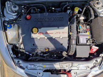 Alfa Romeo GT 2.0. JTS - 7