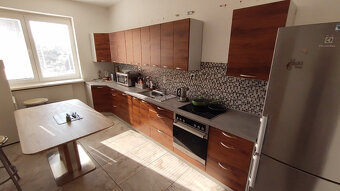 Prodej rodinného domu 4x byty+ garáž bungalov Hostomice - 7