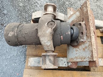 PRODÁM PÍSTNICI  A HEVERY MAILER Z VLEKU BSS 5T - 7