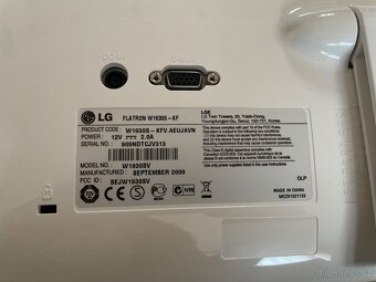 LG LCD monitor Flatron 18.5” - 7