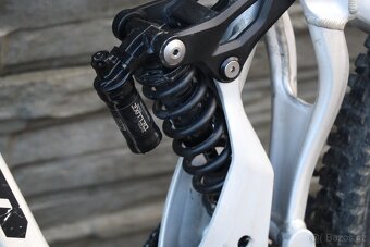 Celoodpružené sjezdové kolo CTM Mons Race 2021 - 7