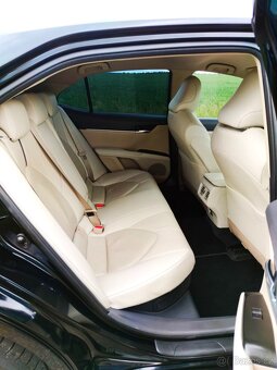 Toyota Camry XV70 - 7